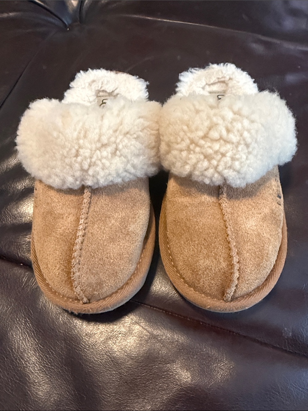 UGG Kids Shearling-Lined Slip-On Slippers - Tan & Cream